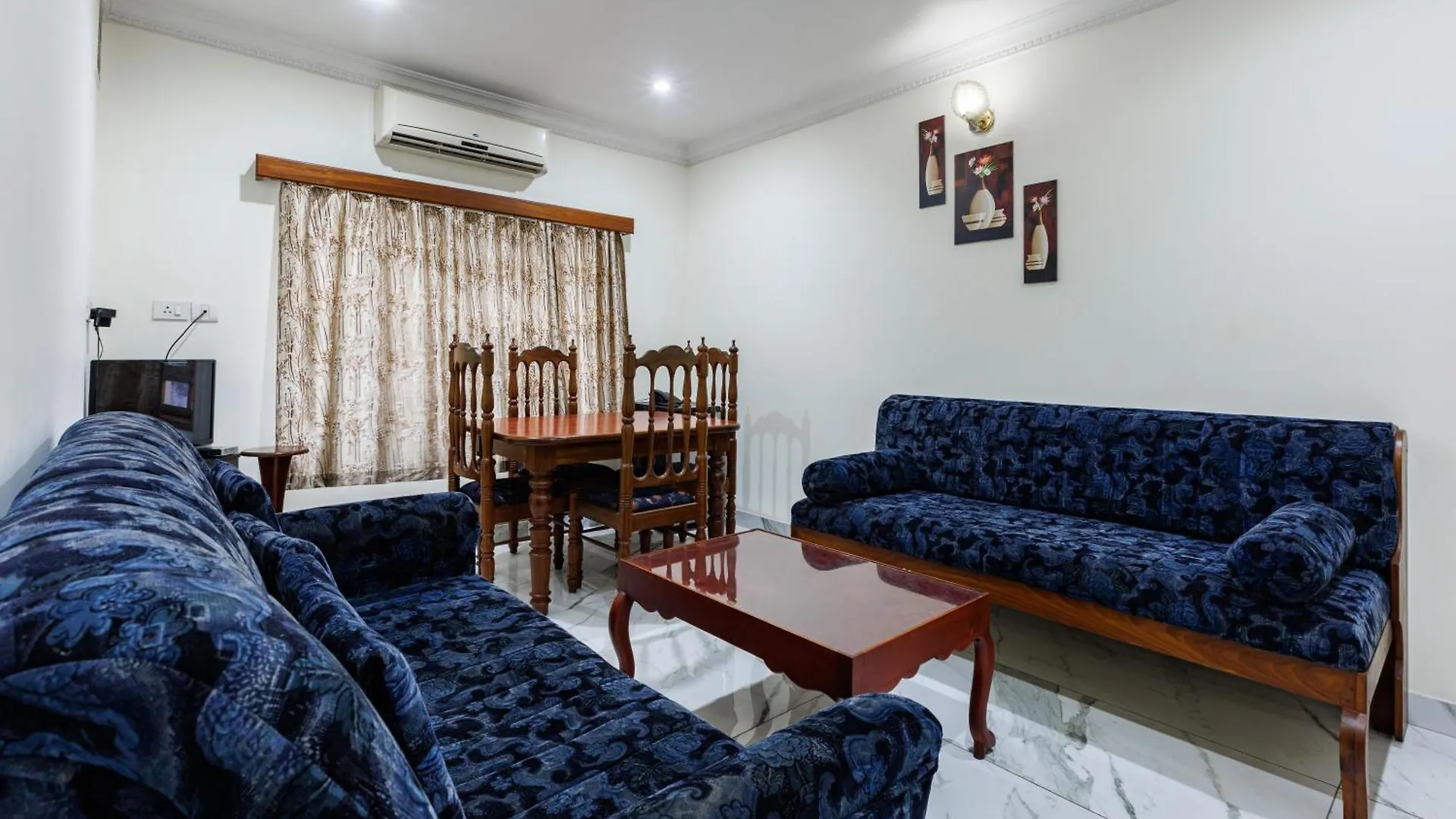 Hotel Paulson Park Kochi 2*,  Indien
